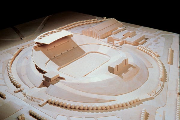  柯?tīng)I(yíng)體育館